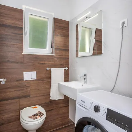 Amazing In Rukavac With Kitchen * Rukavac (Primorje-Gorski Kotar)